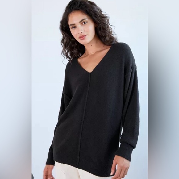 Aritzia Sweaters - Aritzia Wilfred Free Black Hush Knit Relaxed V Neck Sweater Size L